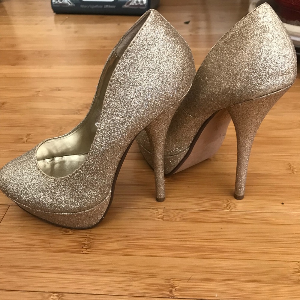 Gold Sparkle Stiletto Pumps 🌟